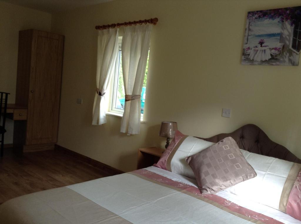 Deerpark Manor Bed And Breakfast Swinford Exterior photo